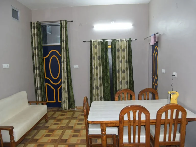 Alaknanda Kaksha: (Superior Room)